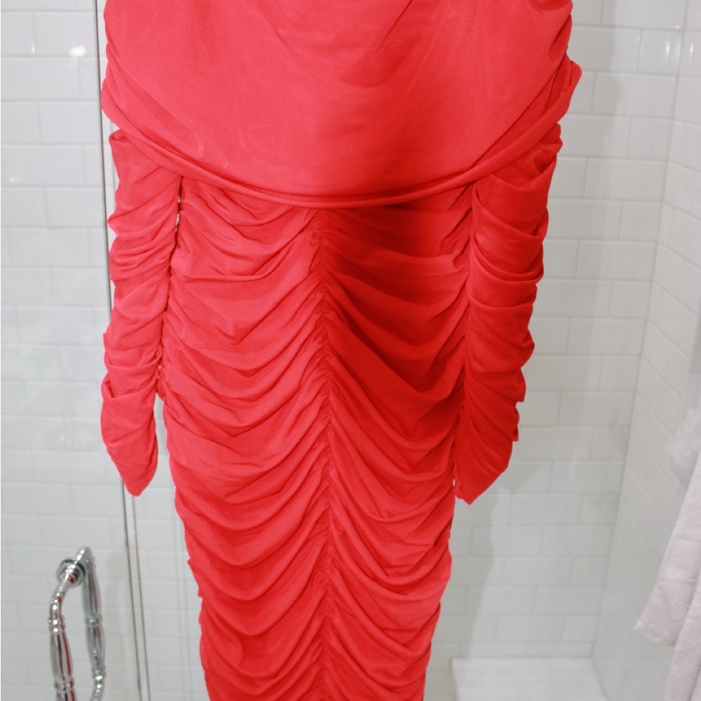 Elliatt Vibrant Red Ruched Long Sleeve Dress